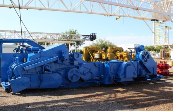 IDECO H-M750 S/D DRAWWORKS W/HYD CATHEADS